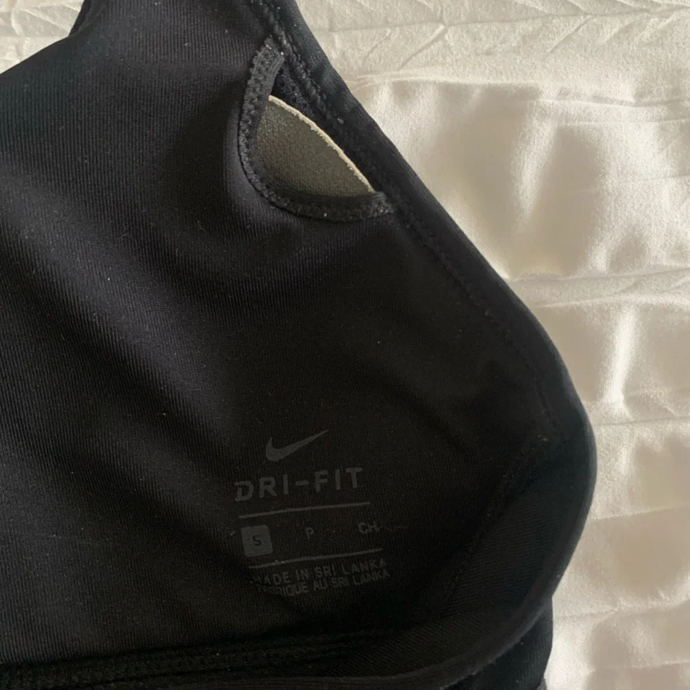 Nike Air sports bra - Picture 3 of 5